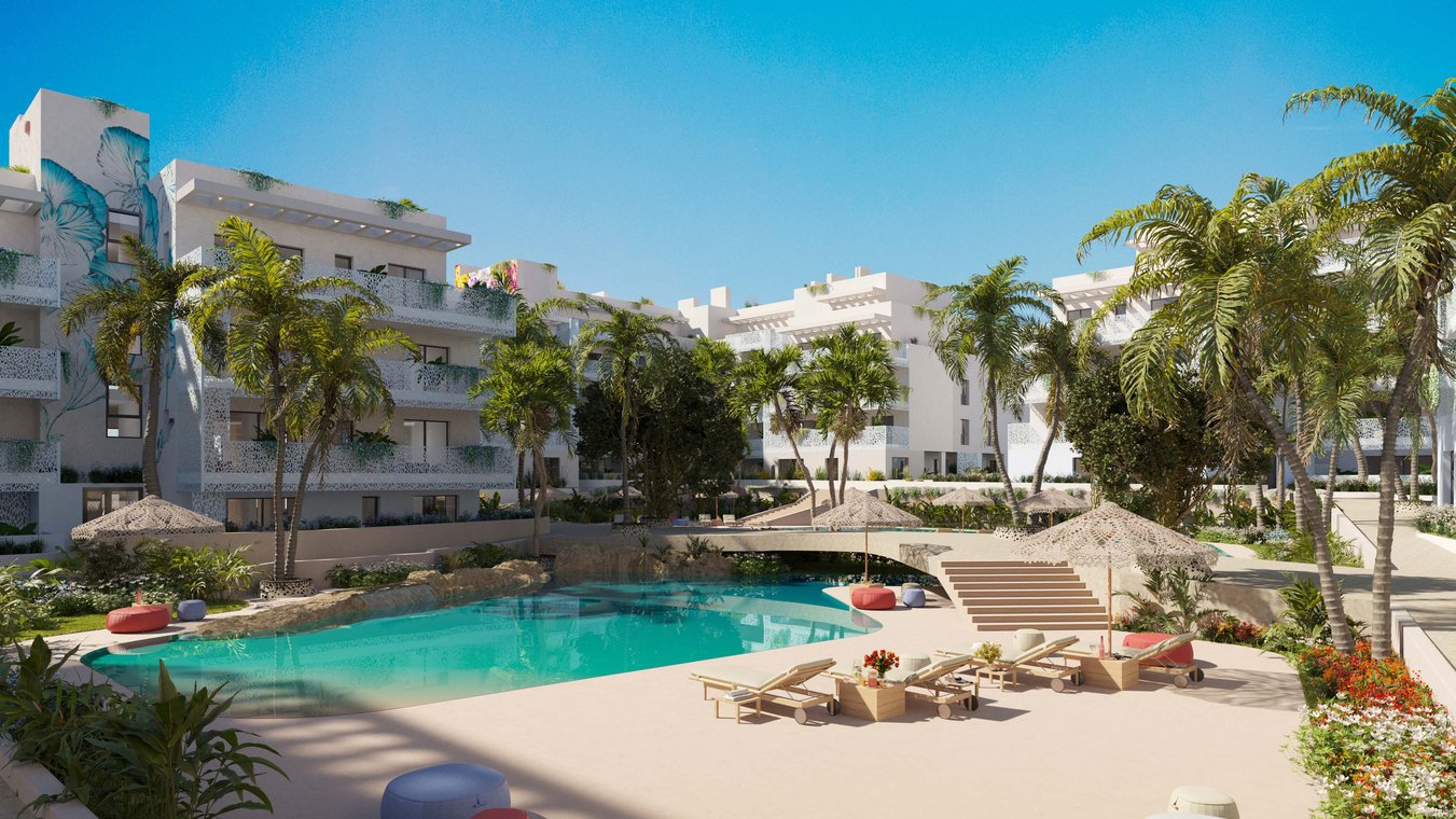 Τρισδιάστατη απεικόνιση του πολυτελούς συγκροτήματος κατοικιών CREO Ibiza με τροπική πισίνα, κομψά λευκά κτίρια, φοινικόδεντρα και λουσμένες στον ήλιο περιοχές lounge σε στιλ θέρετρου – δημιουργία της gmsvision.