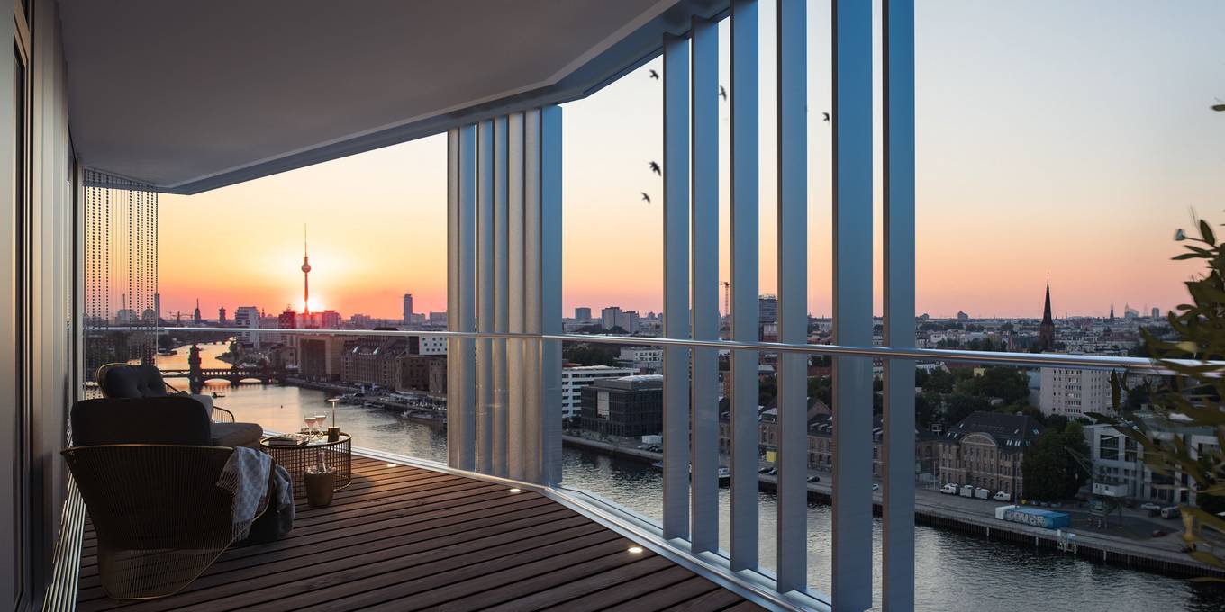 3D απεικόνιση βεράντας penthouse στο Βερολίνο με θέα στον ποταμό Spree, την ώρα του ηλιοβασιλέματος